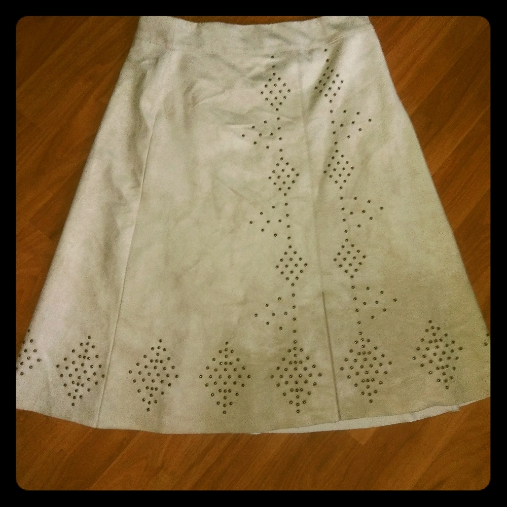 CHICO'S SUEDE SKIRT SIZE 1
